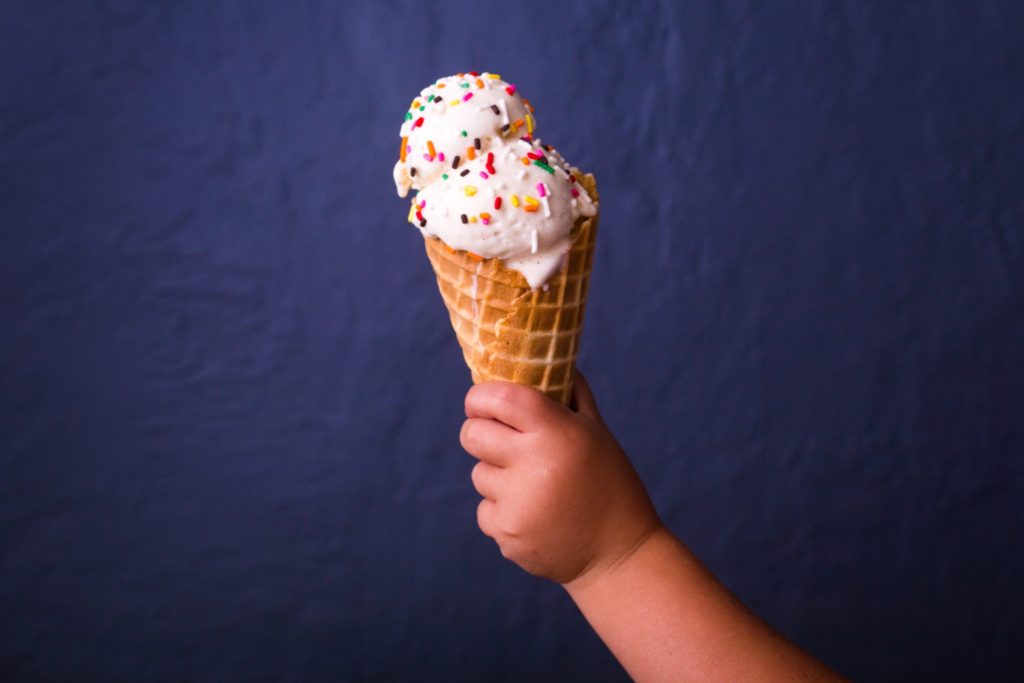 Child hold ice-cream cone